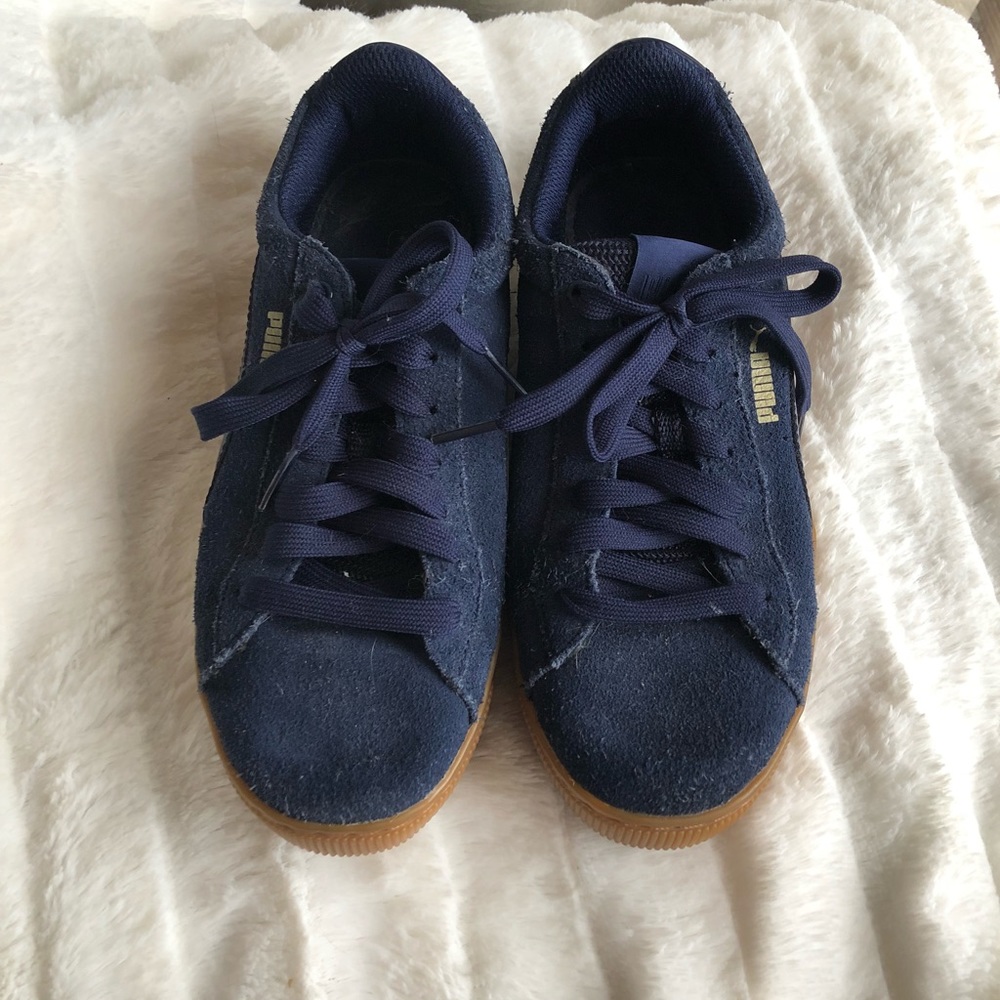 NAVY PUMA SUEDE CHUNKY SOLE SZ 6.5